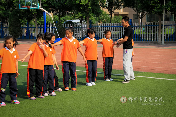 小学三年级年级体育教案_小学二年级体育教案下载_小学3年级下册体育教案