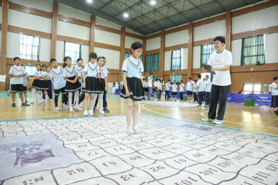 穿越雷区 勇往直前